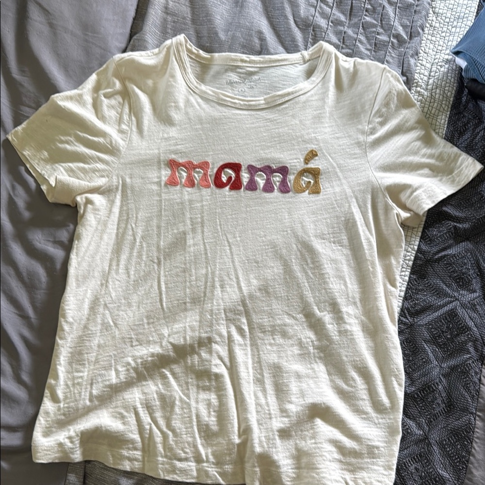 Universal Thread Cream and Red Short Sleeve Tee